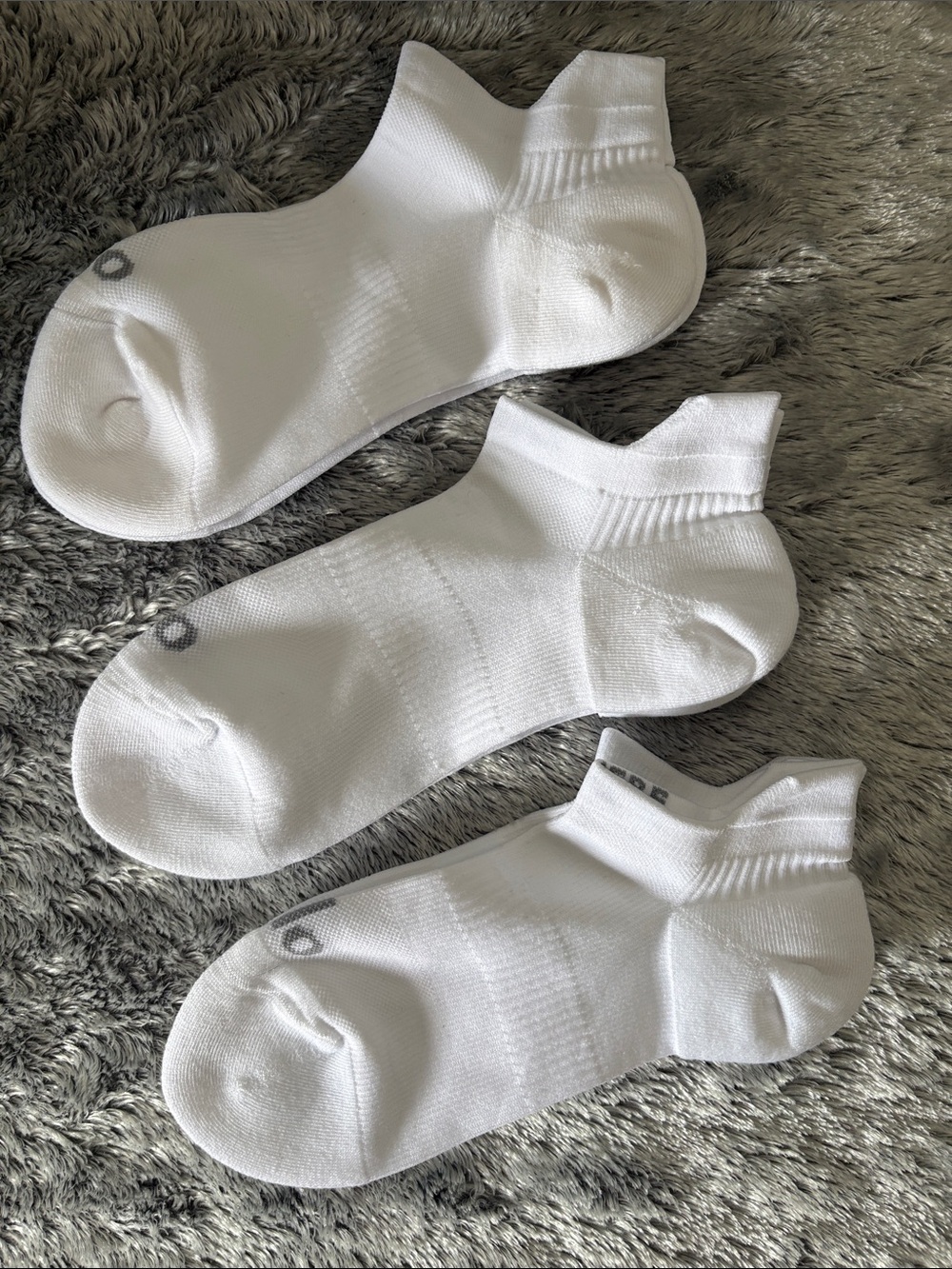 Alo Socks - Picture 2 of 9